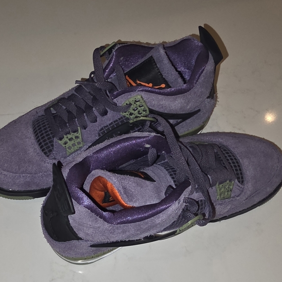Brand New Never Worn!! Size 8 Air Jordan 4 Retro Mid Canyon Purple Suede - Picture 3 of 11